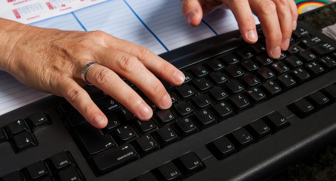 Les meilleurs outils en ligne pour trouver des mots-clés de longue traîne pour votre créneau