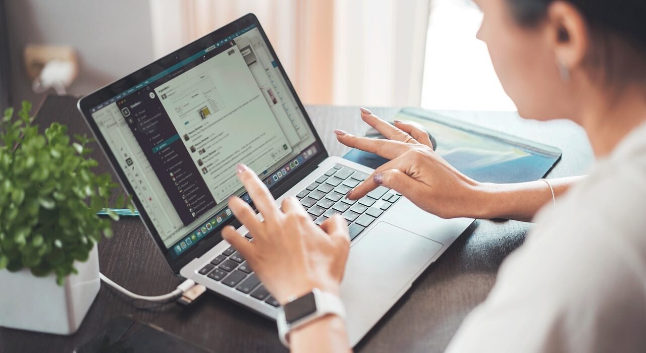 telework, technology, laptop, connection, electronic, computer, business, office, internet, work, job, female, woman, online, workplace, freelance, working, marketing, home office, job, job, job, job, job, online, online, online, marketing, marketing
